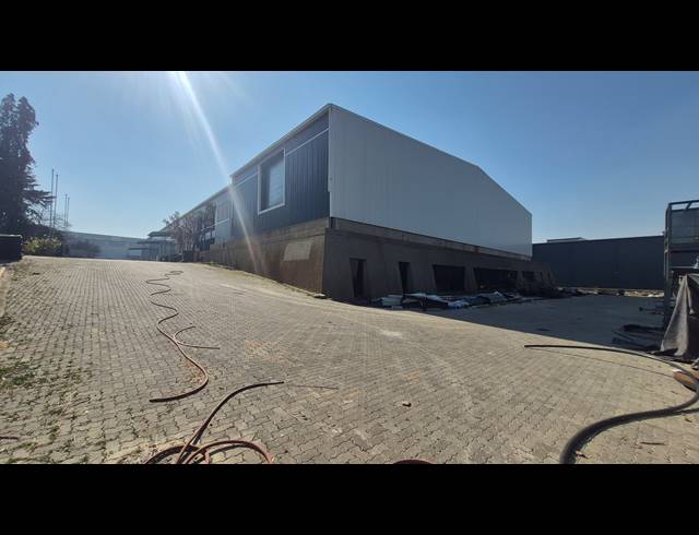 7,000M² WAREHOUSE FOR SALE IN ANDERBOLT